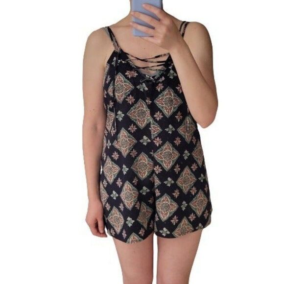 Illa Illa Sphagetti Straps Romper Navy Blue Floral Boho Size M - Picture 9 of 12